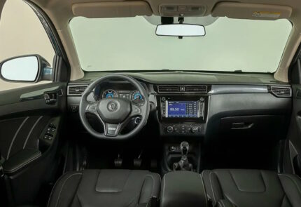 DFSK Glory 580 (2019) Interior