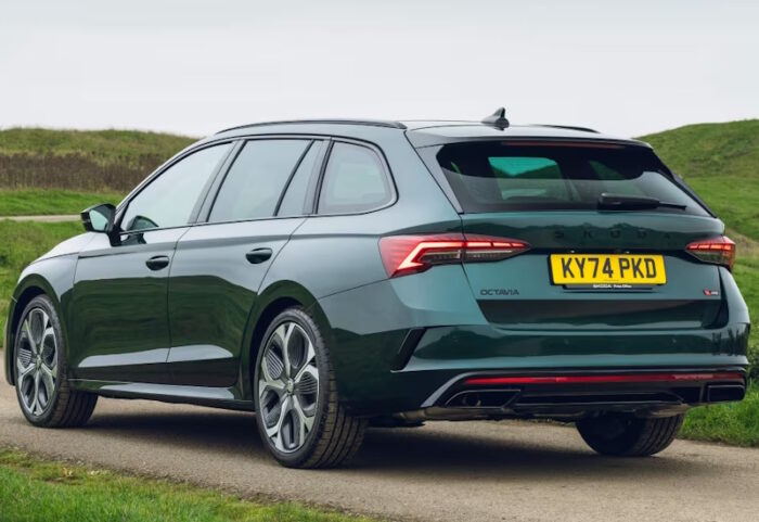 Skoda Octavia (2024) VRS Estate - Image 2