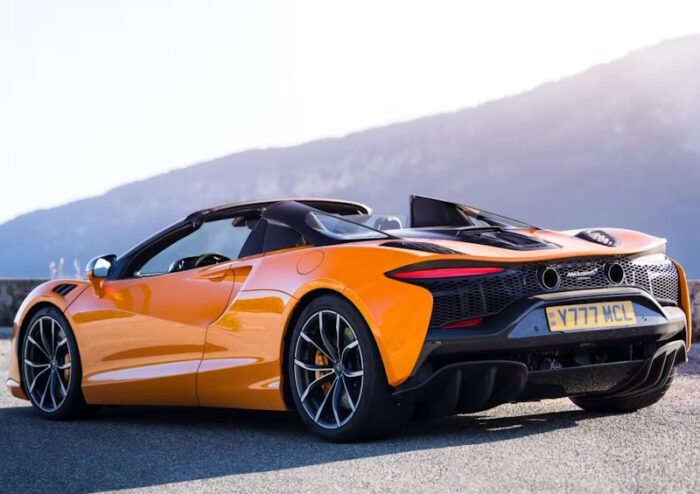 McLaren Artura (2024) Spider - Image 2