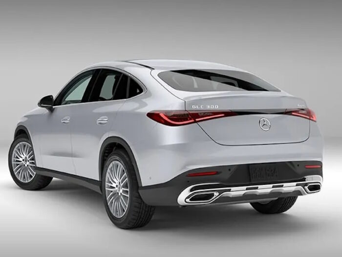 Mercedes-Benz GLC (2024) 300 4MATIC Coupe - Image 2