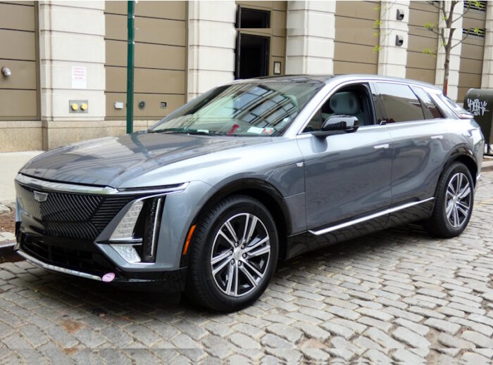 Cadillac Lyriq (2023) - Image 2