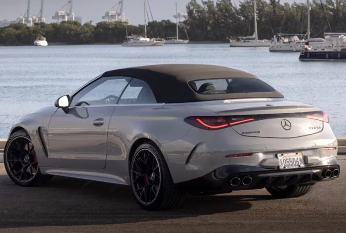 Mercedes-Benz CLE (2025) AMG 53 Cabriolet - Image 2