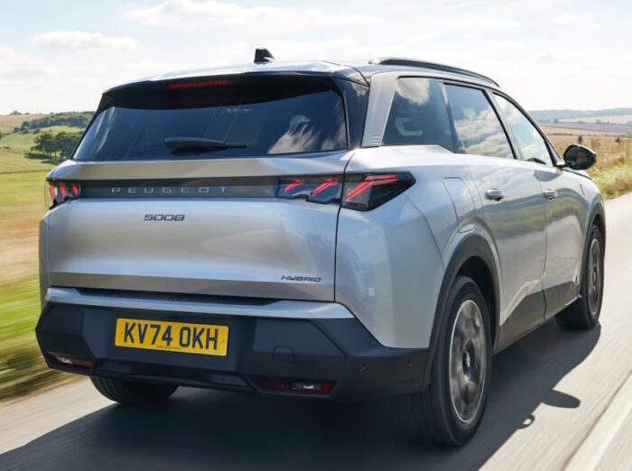 Peugeot 5008 (2025) Hybrid - Image 2