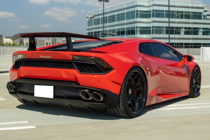 Lamborghini Huracan (2016) LP580-2 Coupe - Image 2