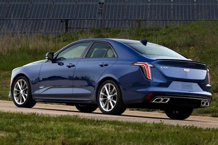 Cadillac CT 4 Sport V (2020) - Image 2